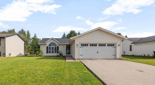 Photo of 533 Broadmoore Dr, Hartford, WI 53027