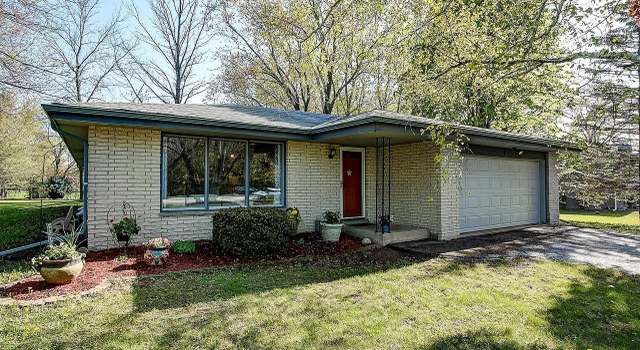 Photo of 1423 W Liebau Rd, Mequon, WI 53092