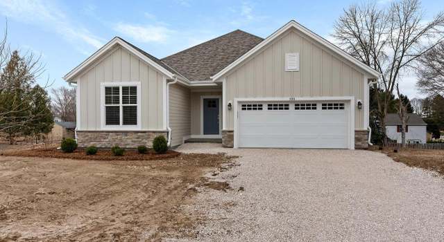 Photo of 371 Sandy Cir, Pewaukee, WI 53072