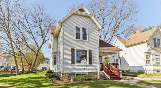 Photo of 114 E Washington St, West Bend, WI 53095