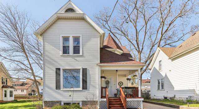 Photo of 114 E Washington St, West Bend, WI 53095