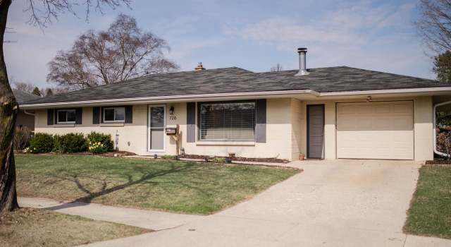 Photo of 726 Sherman Way, West Bend, WI 53090