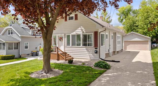 Photo of 1108 Lindbergh Ave, Waukesha, WI 53188