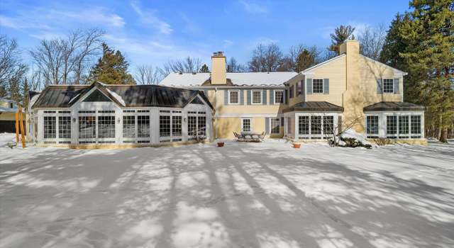 Photo of 2401 W Cedar Ln, River Hills, WI 53217