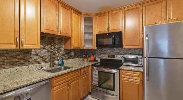 Photo of 2470 W Good Hope Rd #270, Glendale, WI 53209