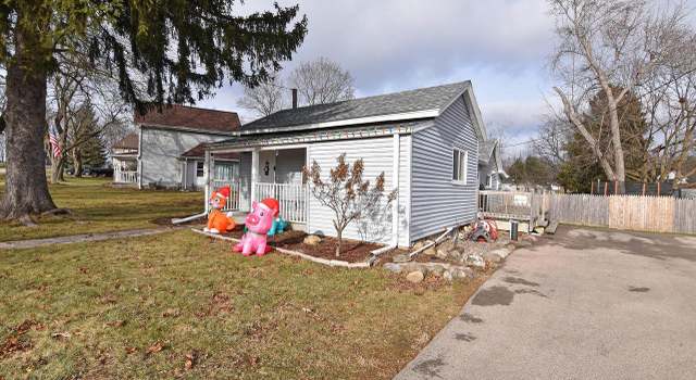Photo of 6086 Lyons St, Burlington, WI 53105