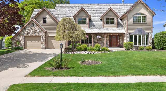 Photo of 3028 Kisdon Hill Dr, Waukesha, WI 53188