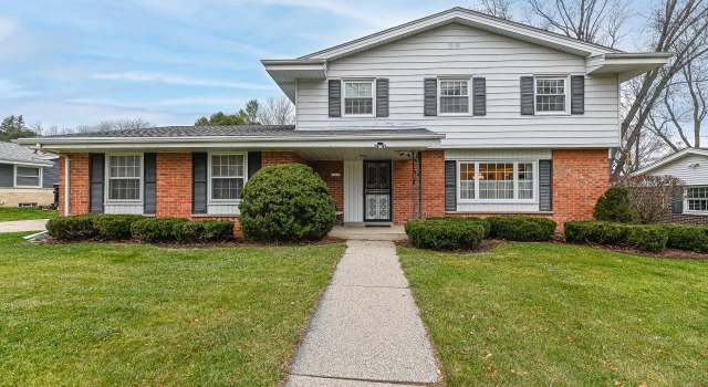 Photo of 11940 W Holt Ave, West Allis, WI 53227