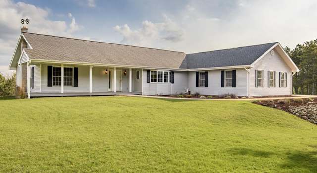Photo of 403 Morrissey Dr, North Prairie, WI 53153