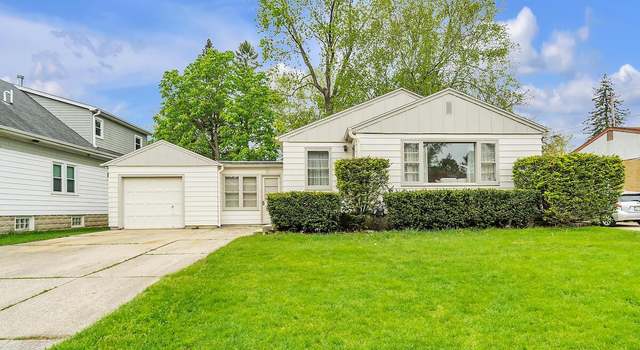 Photo of 6219 N Willow Glen Ln, Glendale, WI 53209
