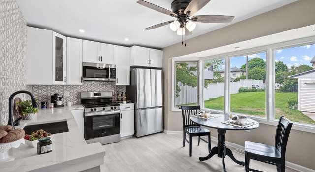 Photo of 8736 W Howard Ave, Milwaukee, WI 53228