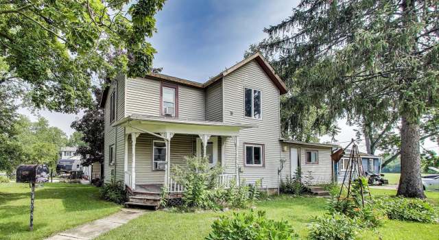 Photo of 822 8th Ave, Union Grove, WI 53182