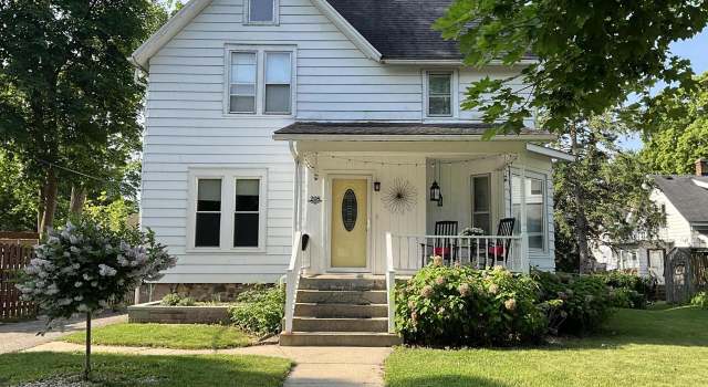 Photo of 208 E Sherman Ave, Fort Atkinson, WI 53538
