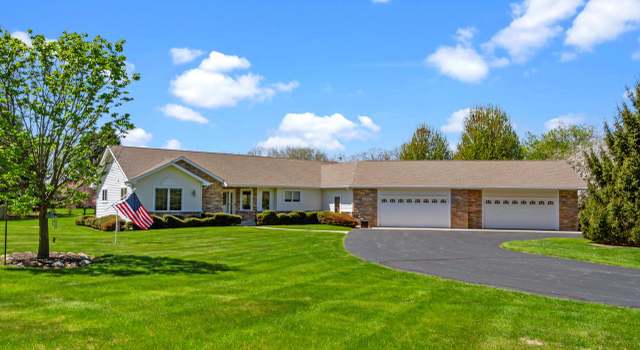 Photo of N8117 Rose Ter, Elkhorn, WI 53121