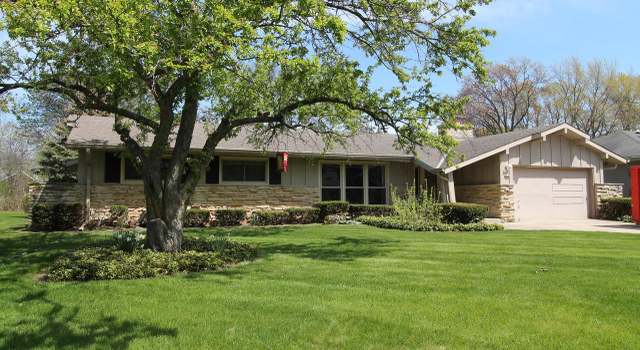 Photo of 8570 N Greenvale Rd, Bayside, WI 53217
