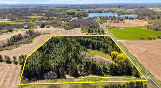 Photo of 8407 Pigeon Lake Rd, Valders, WI 54245