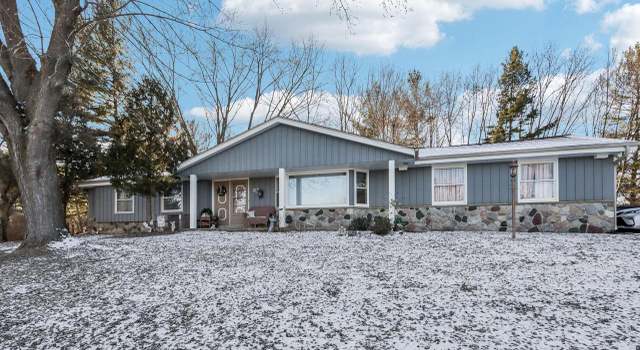 Photo of N81W32393 North Crest Dr, Hartland, WI 53029
