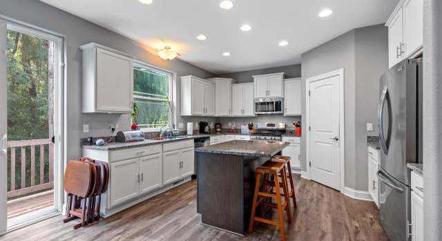 Photo of 1515 E Prairie View Dr, Oak Creek, WI 53154