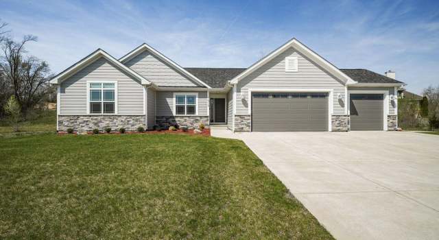 Photo of 1013 Meadow View Ct, Twin Lakes, WI 53181