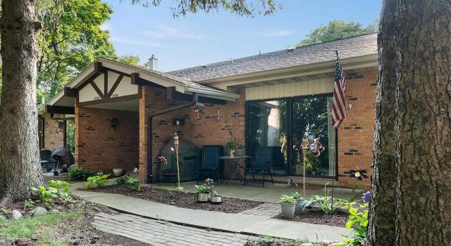 Photo of W53N158 Garfield Ct, Cedarburg, WI 53012