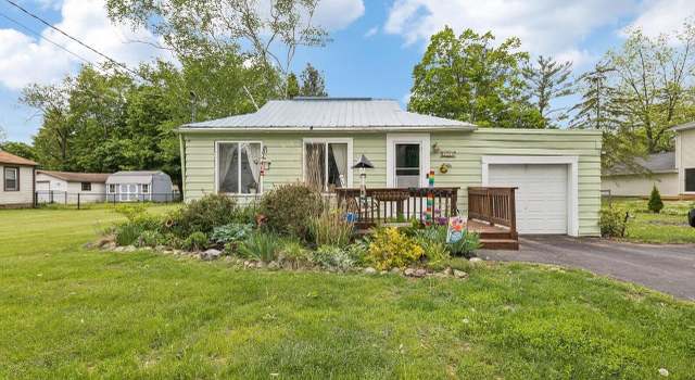 Photo of 301 S 5th Ave, Walworth, WI 53184