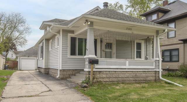 Photo of 705 Beechwood Ave, Waukesha, WI 53186