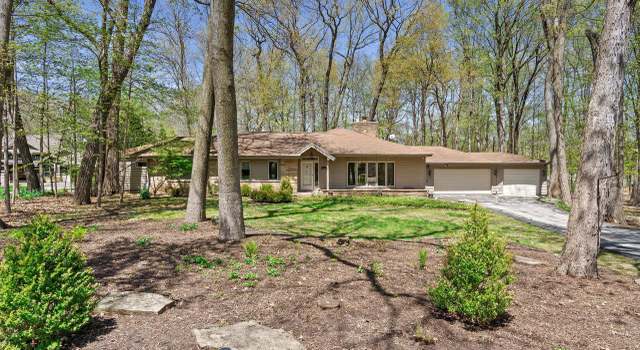Photo of 1810 Wedgewood Drive East Dr, Elm Grove, WI 53122