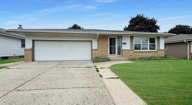 Photo of 1435 W Goldcrest Ave, Milwaukee, WI 53221