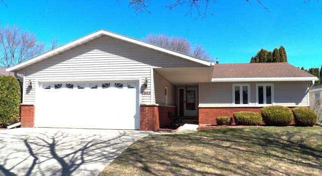 Photo of 2643 College St, Manitowoc, WI 54220