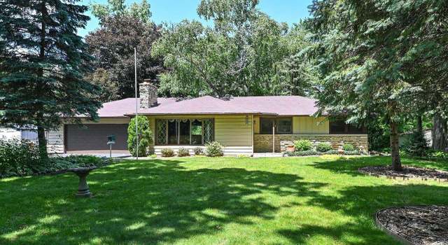 Property at 3830 W Southland Dr, Franklin, WI 53132, 3 beds, 1.5 baths
