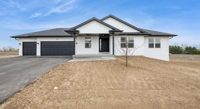 Photo of 117 Eastview Dr, Sharon, WI 53585