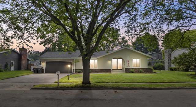 Photo of 2816 Sussex Ln, Waukesha, WI 53188