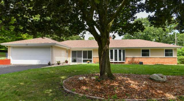 Photo of 1270 Villa Ter, Waukesha, WI 53186