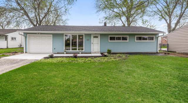 Photo of 357 W Sugar Ln, Glendale, WI 53217