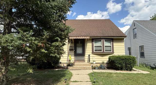 Photo of 2922 N 89th St, Milwaukee, WI 53222