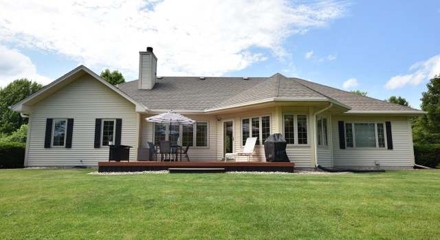 Photo of N102W17599 Stoneridge Dr, Germantown, WI 53022
