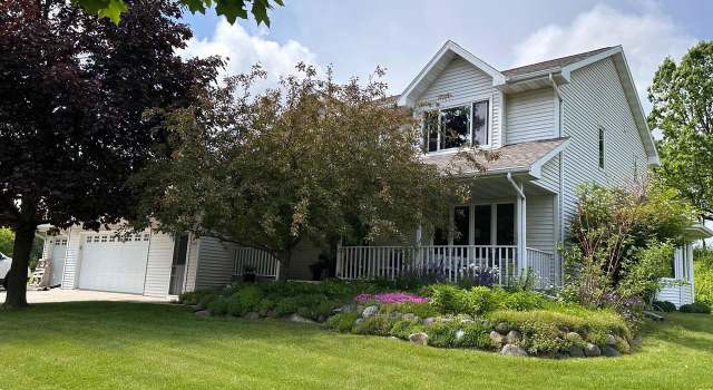 Photo of 1202 E Clifford St, Plymouth, WI 53073