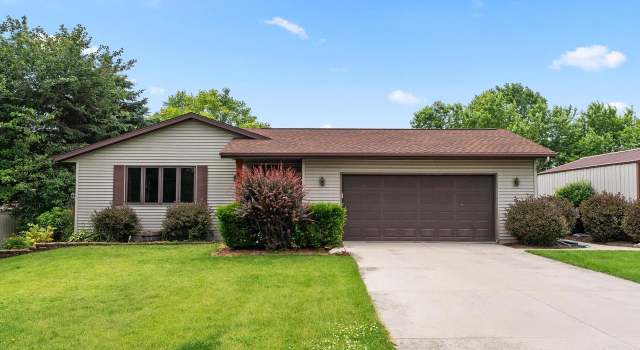 Photo of 210 N Lincoln Dr, Howards Grove, WI 53083