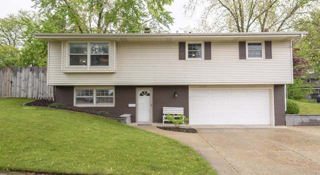 Photo of 1915 Cardinal Dr, Waukesha, WI 53186