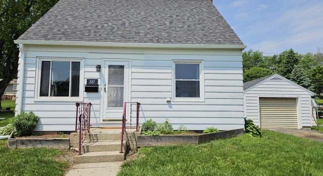 Photo of 337 Grand Blvd, Mayville, WI 53050