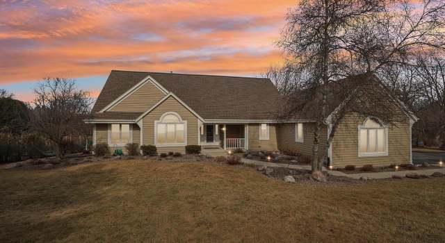 Photo of W302N1661 Crooked Creek Rd, Pewaukee, WI 53072