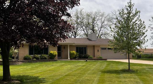 Photo of W243S10280 Meadow Cir, Big Bend, WI 53103