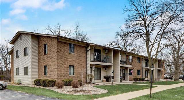 Photo of 1684 S Carriage Ln Unit D, New Berlin, WI 53151
