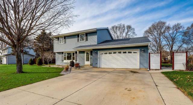 Photo of 400 Foxmead Dr, Waterford, WI 53185