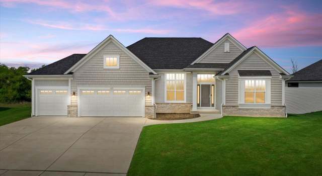 Photo of 1279 E Hickory Creek Ct, Oak Creek, WI 53154