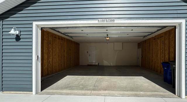 Photo of W188S7598 Oak Grove Dr, Muskego, WI 53150