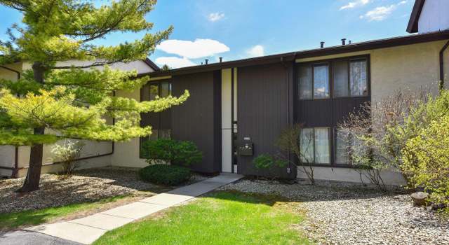 Photo of 2220 W Good Hope Rd #21, Milwaukee, WI 53209