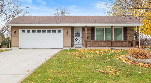 Photo of 307 S Lincoln Dr, Howards Grove, WI 53083