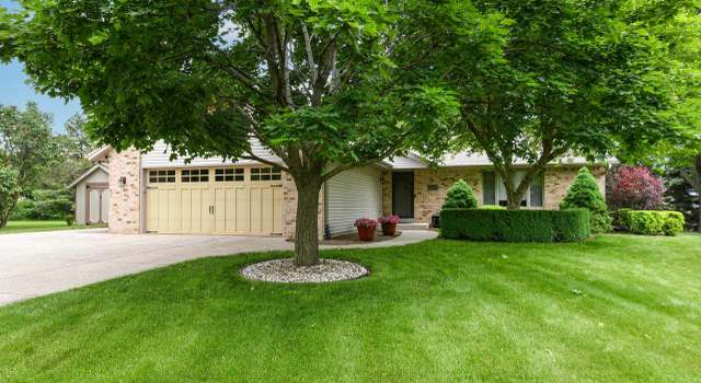 Photo of 8821 Bluebird Ln, Waterford, WI 53185
