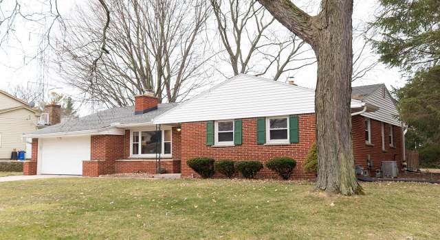 Photo of 2387 N 119th St, Wauwatosa, WI 53226